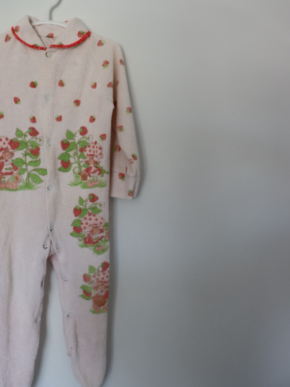Vintage Strawbery Shortcake SNUGABYE terry sleeper